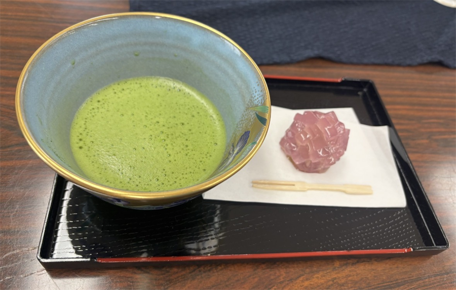 お抹茶と季節の和菓子
