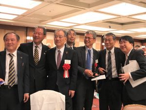 テーブルでの交流