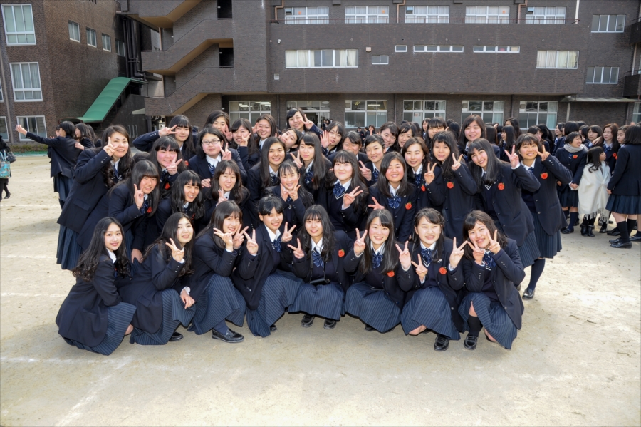 大阪薫英女学院中学校・高等学校同窓会「かおり友の会」» ブログアーカイブページ 2 « » 第70期生の卒業式が挙行されました。